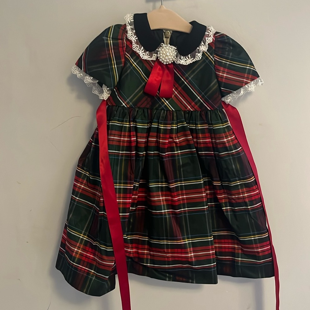 Christmas Dress with velvet and lace details